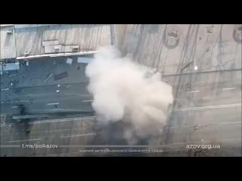 Russian Tank Gets Smashed in Mariupol