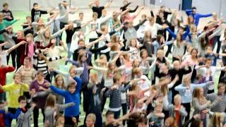 preview picture of video 'BlimE-dansen 2014 - Naustdal barne- og ungdomsskule'