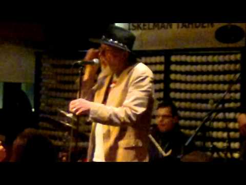 Topi Sorsakoski & Kulkukoirat - Valtatie 66 (Hotelli Karelia 4.3.2011)