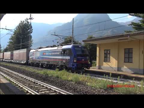 UN TRENO MERCI E UN EUROCITY IN TRANSITO A VOGOGNA. (VB) SAB.  12 - 9 - 2020.