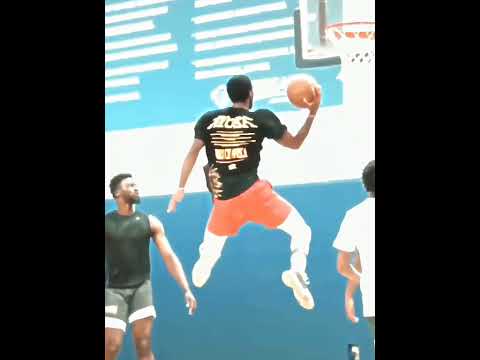 Kyrie Irving tough jelly layup🔥 #nba #kyrieirving