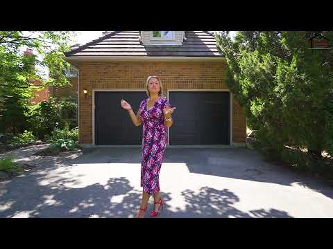 1148 Dogwood Crescent RENOVATOR'S DELIGHT