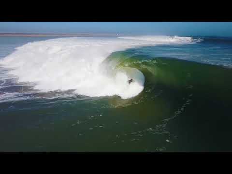 best wave ever, pro surfer, epic ride lasting 2 minuts in namibia