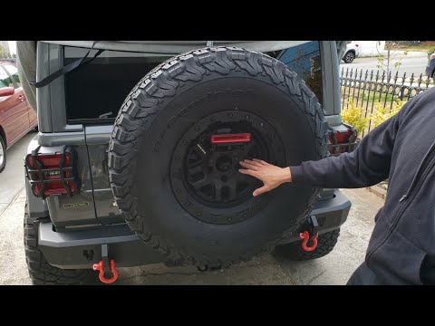 Smittybilt Pivot HD Rear Spare Carrier - 2020 Jeep Wrangler Rubicon Ecodiesel