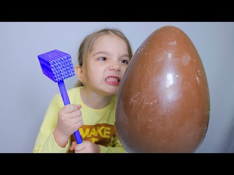 UOVA DI PASQUA APRIAMO CON MARTELLO ( Surprise Eggs )