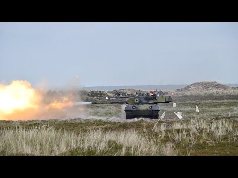 Leopard 1A5 Tank Live Fire at tank show Åben Hede 2022 - View inside turret