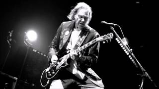 Neil Young - Hitchhiker On The Road (Live Worcester)