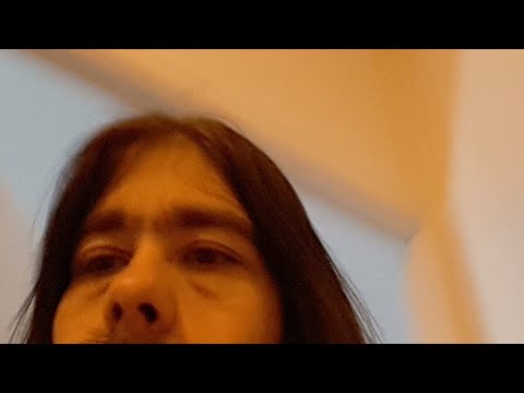 Aamukahvia laittamassa