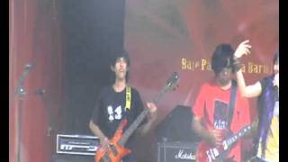 Download lagu killer tunes and the dancing pumpkins - amazing  ( high and mighty color cover ) mp3