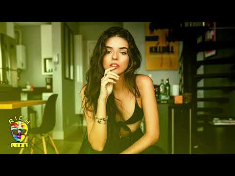 Dallerium & Lanns & Replay M - Won't Be Walking Away