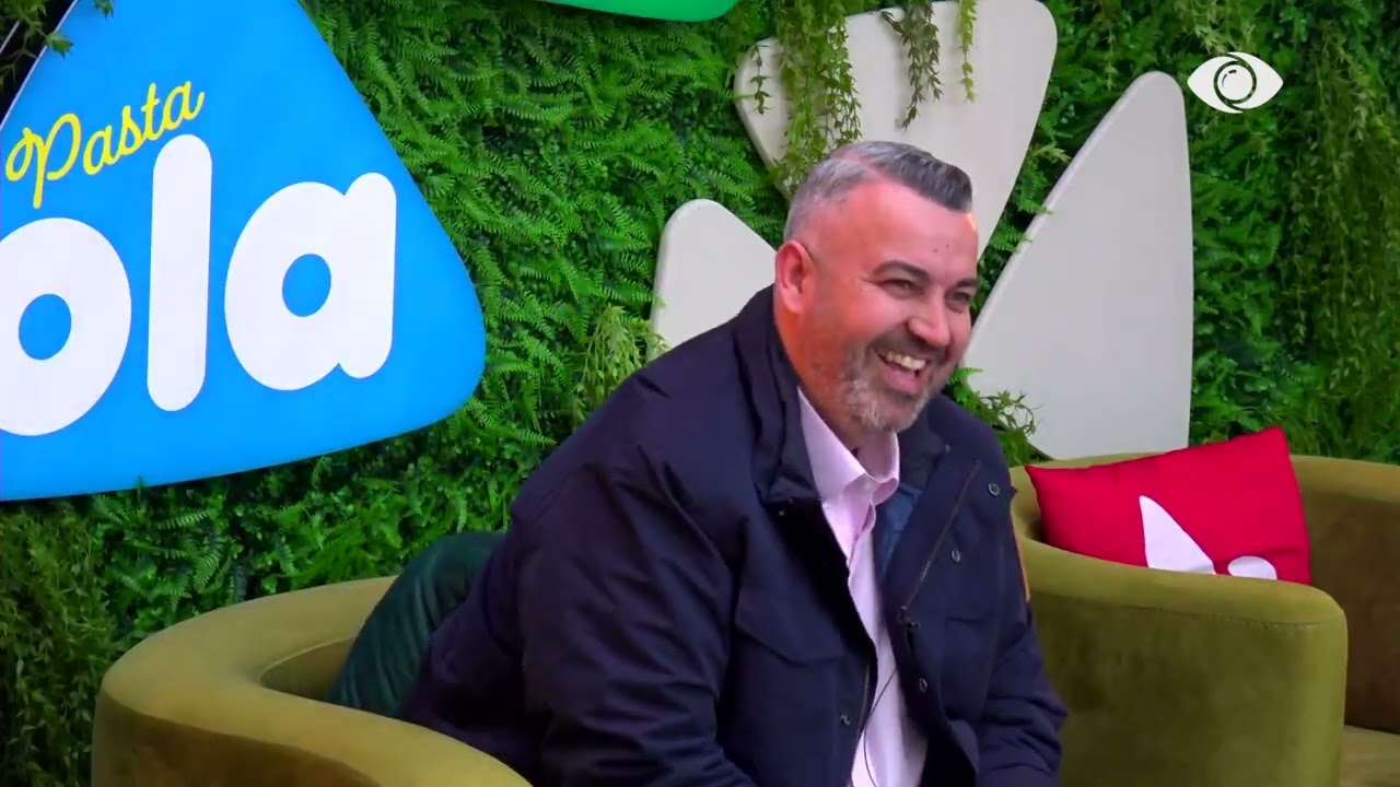 Më mirë vetëm apo tek-pull?/ Angelo pyet Artanin dhe Rogertin