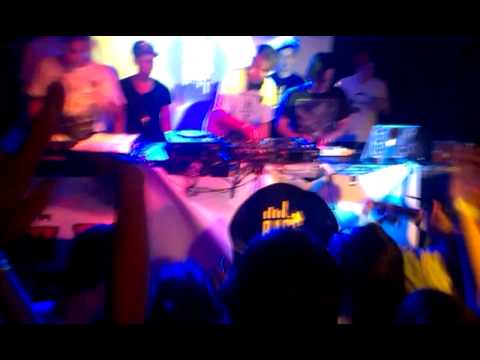 Bass drop chapeau rouge Ollie Torr + Low Tact + MagNet