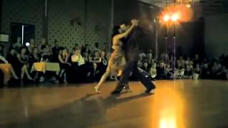 El Pajaro y la Dragone bailan -  Fueron tres años