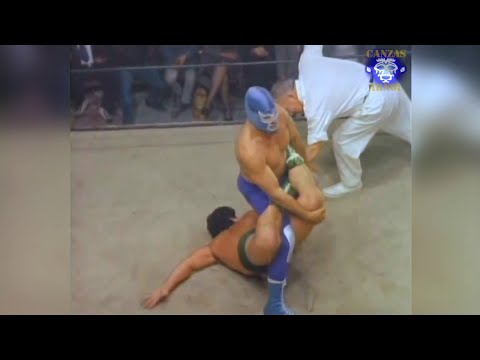 Blue Demon antes que Riki Choshu aplicando Sasori Gatame, Sharpshooter o Scorpion Deathlock en 1968