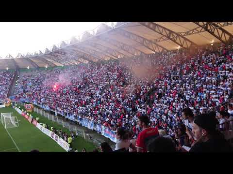 "Así se sintió el pitazo final para la Estrella 13 de la UC" Barra: Los Cruzados • Club: Universidad Católica