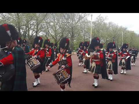 Band of the royal regiment of scotland & 5 scots on the mall