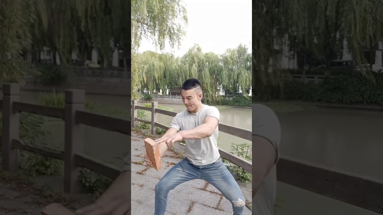 The Strongest Two Fingers Then Bruce Lee🤯💪🏻 #shorts #martialarts