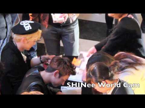 130228 Minho and Key at Dream Girl first fansign event