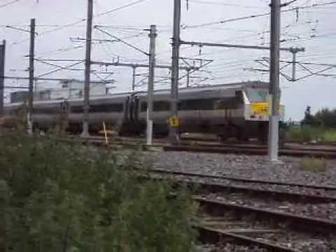 Irish Rail / NIR class 201 (233) + Enterprise - Fairview Dart depot, Dublin.