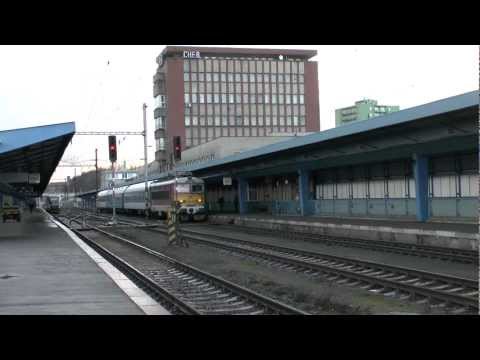 Os 7027 Cheb - Karlovy Vary (Karlsbad) mit 242 202-0 am 30.12.2012