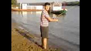 preview picture of video 'Pescando na praia dos Ingazeiros em Rio Pardo- RS'