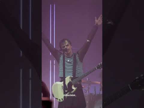 231029 Yungblud - Kill Somebody (Live in Seoul 2023)