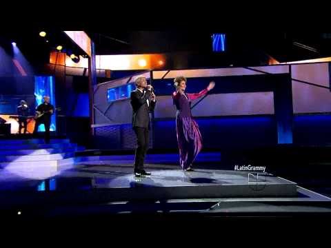 Daniela Romo y Sergio Dalma en premios  latin grammys 2012