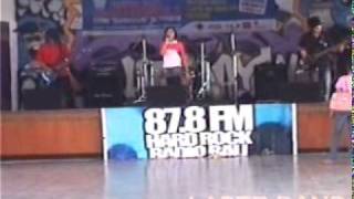 Download lagu Sherina - Sendiri (live) mp3