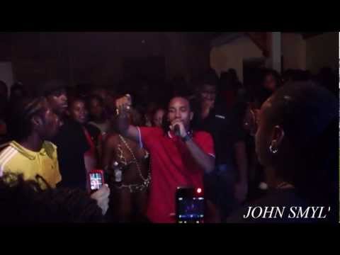 JOHN SMYL' Live (Dirty Gyal Extrait) Bouyon 2012.avi