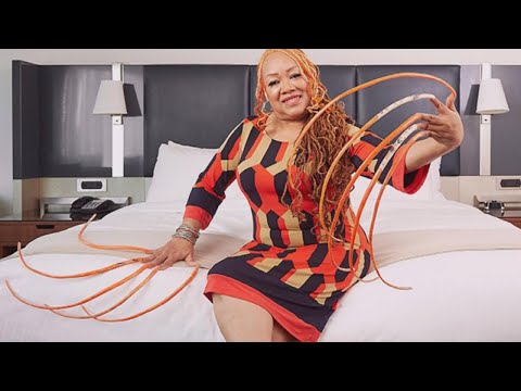 Meet the Woman With the Longest Fingernails in the World