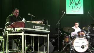 Joey DeFrancesco Trio at Java Jazz 2014 - At long last love (Day 2)