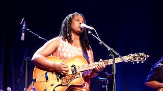 Ruthie Foster &quot;DEATH CAME A-KNOCKING&quot; Werkhalle Kunstflecken Neumünster 1.10.2017