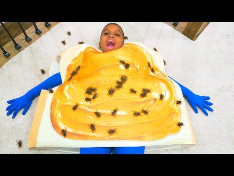Pretend Play ROACH In PEANUT BUTTER! - Shiloh and Shasha - Onyx Kids