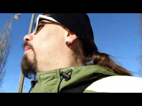 Pientä aurinkoita ulkoiluu