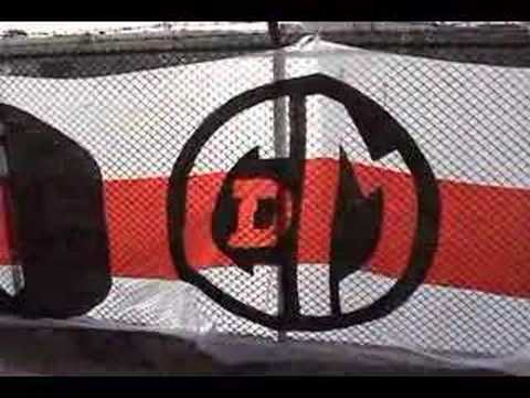 "Esta es la banda (Primera Parte)" Barra: La Banda del Basurero &bull; Club: Deportivo Municipal