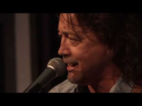 Mark Collie "Even The Man In The Moon Is Crying" on Muscle Shoals to Music Row LIVE