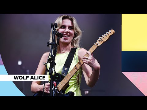 Wolf Alice  - How Can I Make It OK? (Reading Festival 2022)