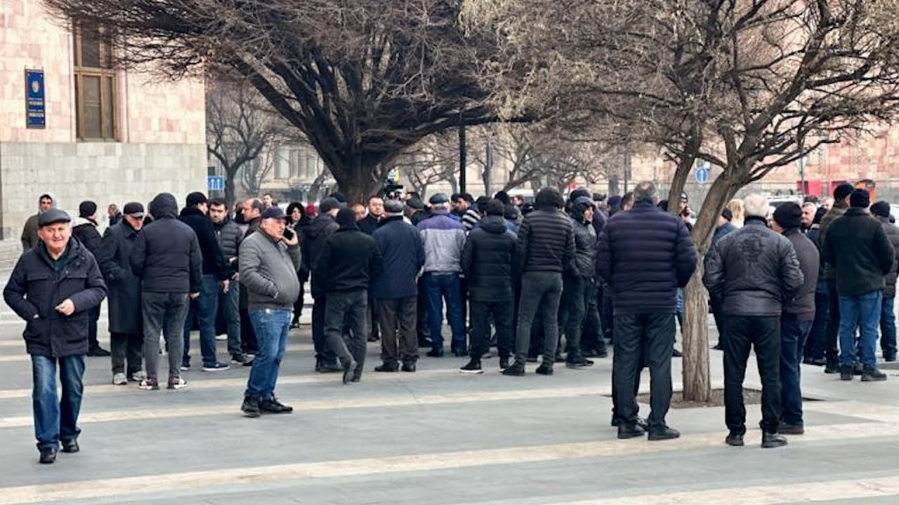 #Ուղիղ․ Բողոքի ակցիա՝ կառավարության դիմաց