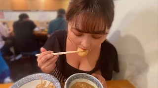 【ぼっち飯】グラビア撮影の帰りにラーメン食べちゃう///