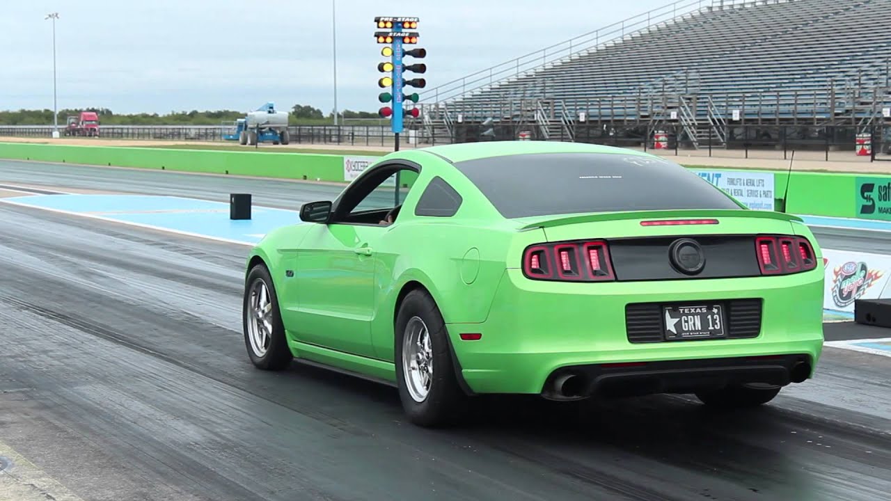Обзор на Зеленый Ford Mustang