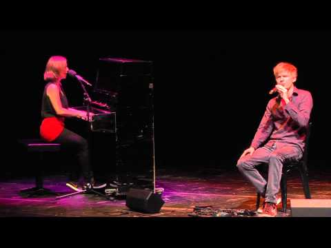 WIENER BLOND - Der Öffi-Walzer // Burgtheater Wien (live)