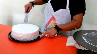 Cómo pasar un pastel del disco giratorio a la base
