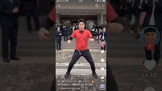 赤い服でやりラフィーもどき#DreamTrackAI やりラフィー、やりラフィーとラップみたいに聴きやすく連呼して
