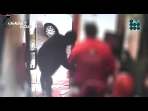 "Fermi tutti ,"20 rapine nell'hinterland catanese: 6 arresti