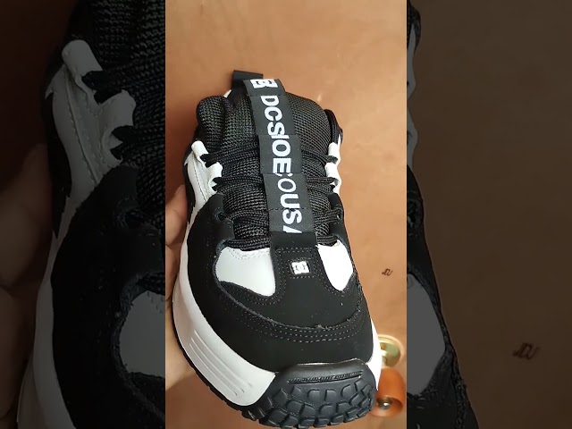 Vídeo relacionado con DC Shoes Breed - Equipaje de mano para hombre, 22 l, color vaquero oscuro, azul oscuro, talla única