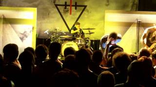 The Devil Wears Prada "Born to Lose" Live HD