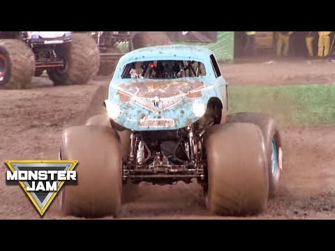Whiplash vs. Rage Racing | East Rutherford 2018 | Monster Jam