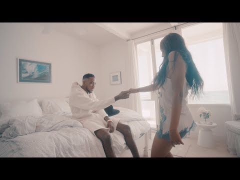 KHXOS - Runaway (feat  Kheilstone) - (Official Music Video)