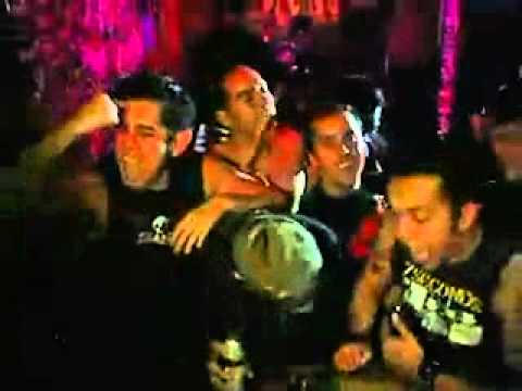 Los Kung Fu Monkeys - Una y Otra Vez.