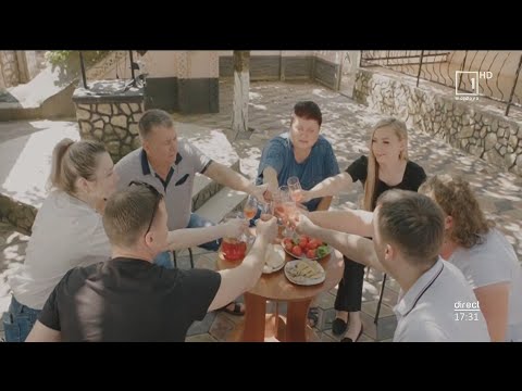 „Cine vine la noi?”: Interpreta Cristina Cuciuc cu premiera videoclipului „Părinţii mei”,